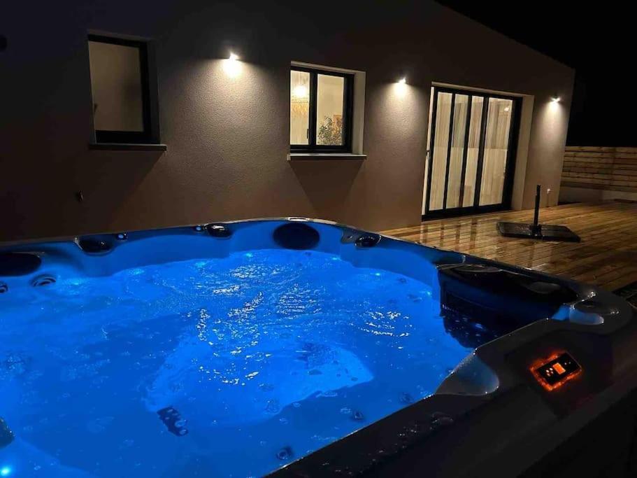 Hébergement de vacances Molene Jacuzzi Et A 500 M Tréveneuc